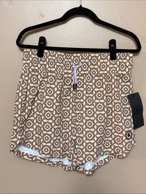 NWT Backcountry Geo-Print Women's Shorts - Beige with Lavender Accents